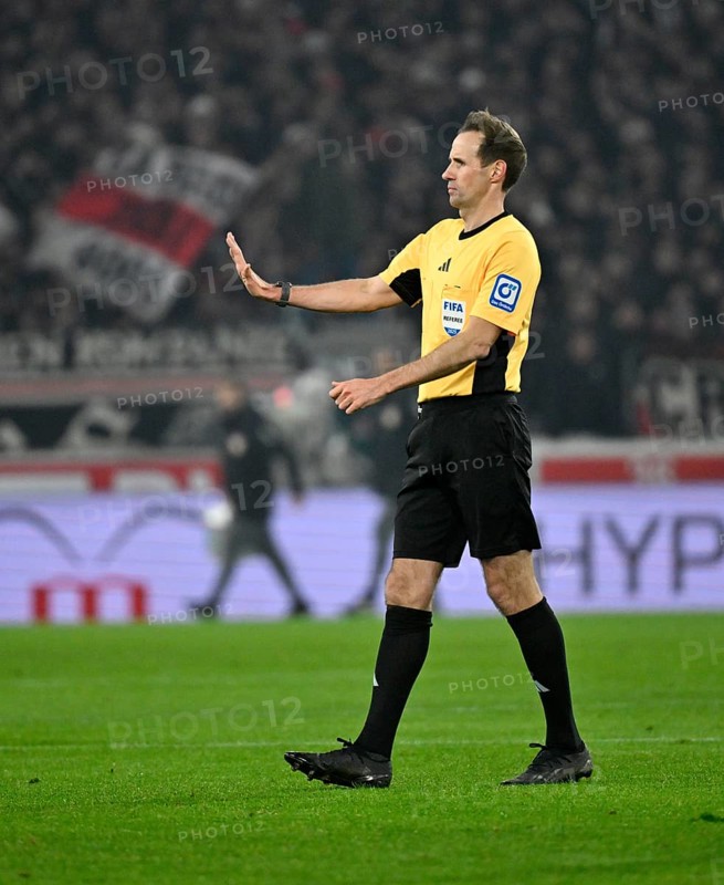 Referee Referee Sascha Stegemann Gesture Gesture MHPArena, MHP Arena Stuttgart, Baden-Württemberg, Germany, Europe
