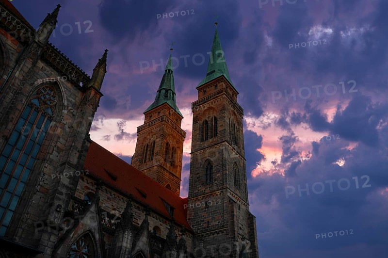Towers of St Sebald's Church in the evening light, Nuremberg, Middle Franconia, Bavaria, Germany, Europe