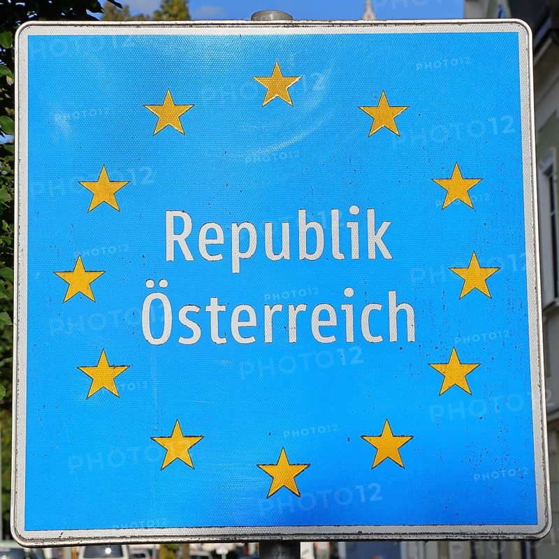 Customs sign at the external border of the Republic of Austria on the border between the Salzburger Land and Bavaria