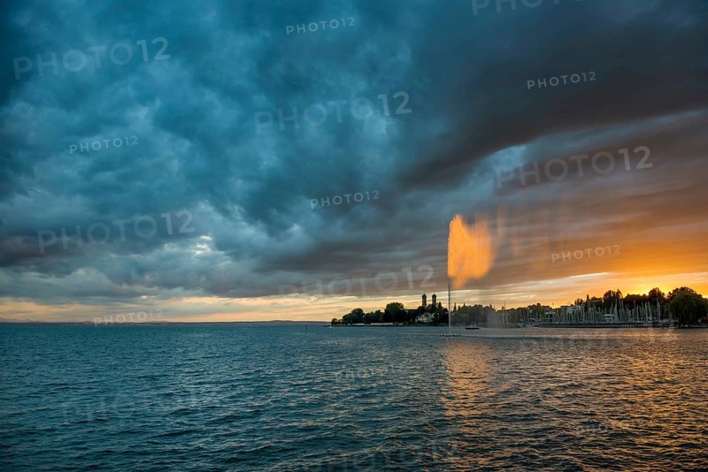 Sunset, Friedrichshafen, Lake Constance, Baden-Württemberg, Germany, Europe