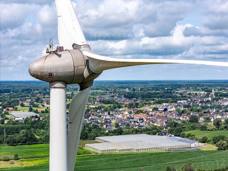 Wind turbine, type Enercon E-82, near Gladbeck, North Rhine-Westphalia, Germany, Europe