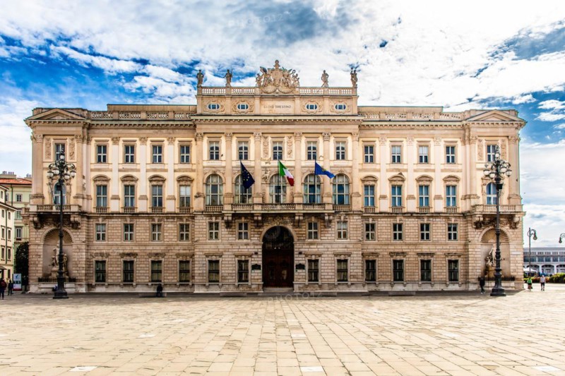Palazzo del Lloyd Triestino, 1883, Piazza Unità d'Italia in the heart of the city, surrounded on three sides by magnificent neoclassical buildings, Trieste, harbour city on the Adriatic, Friuli, Italy, Trieste, Friuli, Italy, Europe