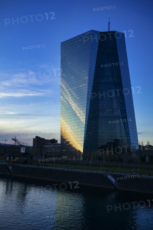 European Central Bank, ECB, Osthafen, Ostend, twilight, sunset, blue hour, Frankfurt am Main, Hesse, Germany, Europe