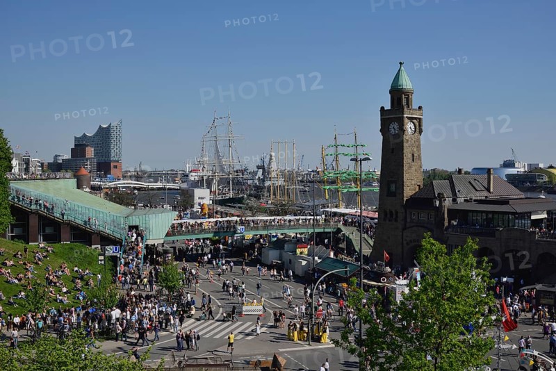 Europe, Germany, Hamburg, Elbe, harbour birthday, St. Pauli Landungsbrücken with glass tower, crowds of people, view to Elbe Philharmonic Hall and Stintfang, Hamburg, Hamburg, Federal Republic of Germany, Europe