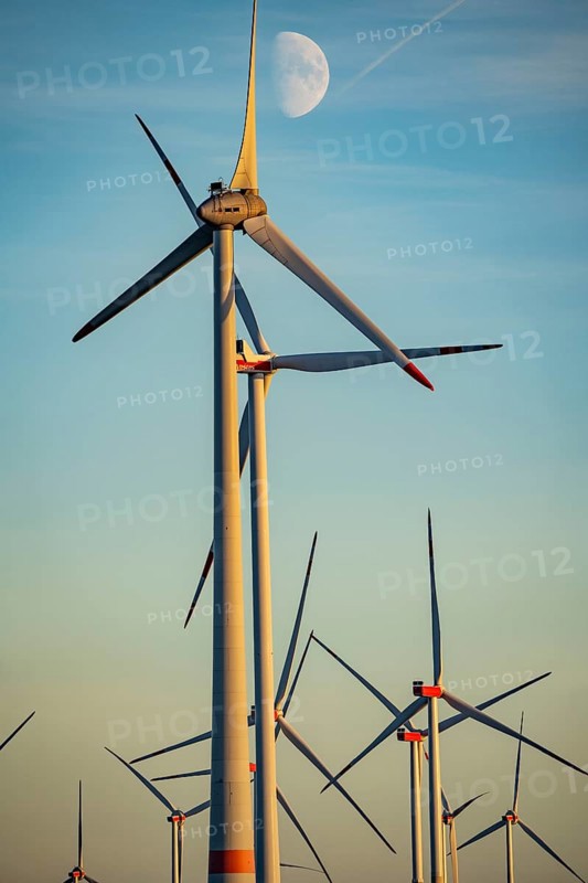 Wind farm near Bad Wünnenberg, Ostwestfalen Lippe, along the A44 motorway, North Rhine-Westphalia, Germany, Europe