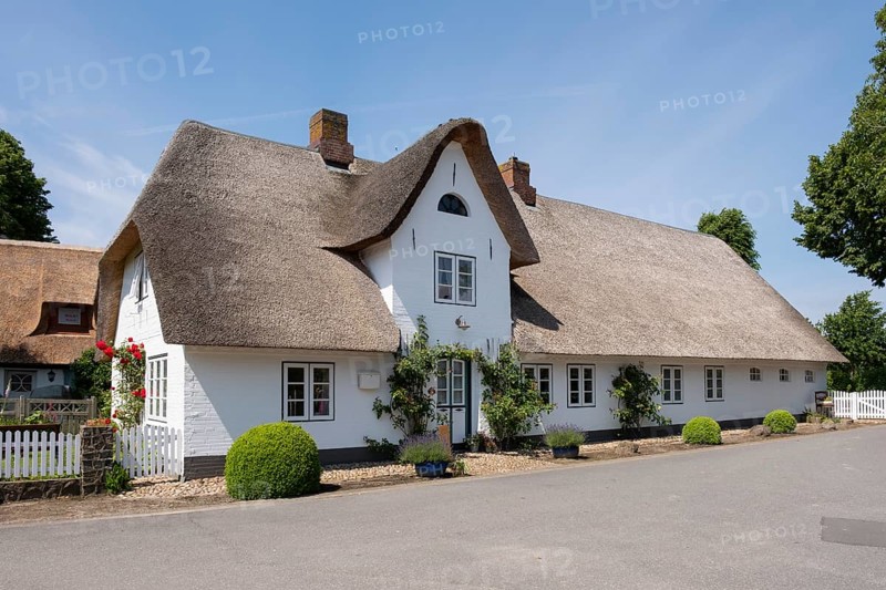 Frisian house, thatched house, Nieblum, Föhr, North Sea island, North Frisia, Schleswig-Holstein, Germany, Europe