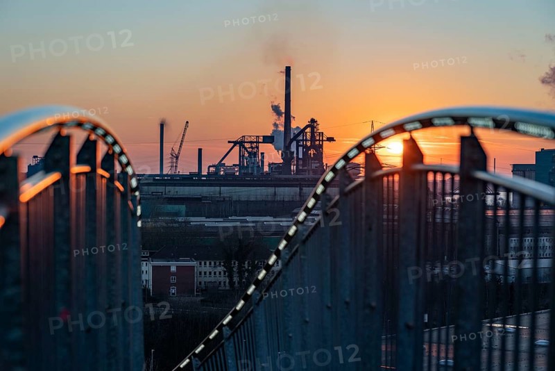 Landmark Angerpark Tiger & Turtle, Magic Mountain, walk-in sculpture in the form of a rollercoaster on the Heinrich-Hildebrand-Höhe spoil tip, HKM steelworks, sunset, Duisburg, North Rhine-Westphalia, Germany, Europe