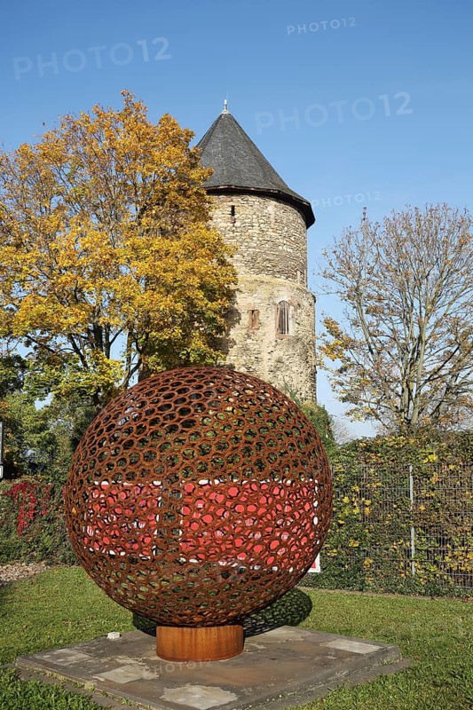 Historic Alexander Tower built in the 15th century and sculpture with ball, lattice, autumn atmosphere, Middle Ages, fortified defence tower, Kästrich, Upper Town, Mainz, Rhine-Hesse region, Rhineland-Palatinate, Germany, Europe