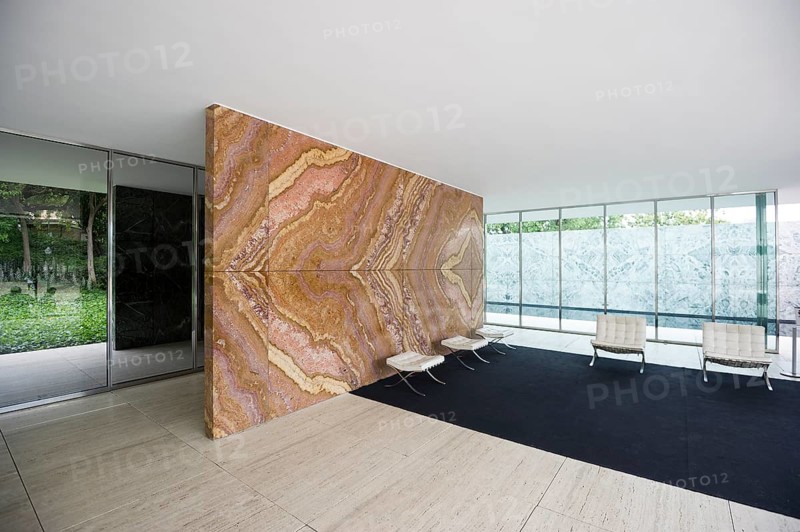 Barcelona Pavilion, reconstructed German pavilion for the 1929 World Exhibition, architect Ludwig Mies van der Rohe, Barcelona, Catalonia, Spain, Europe
