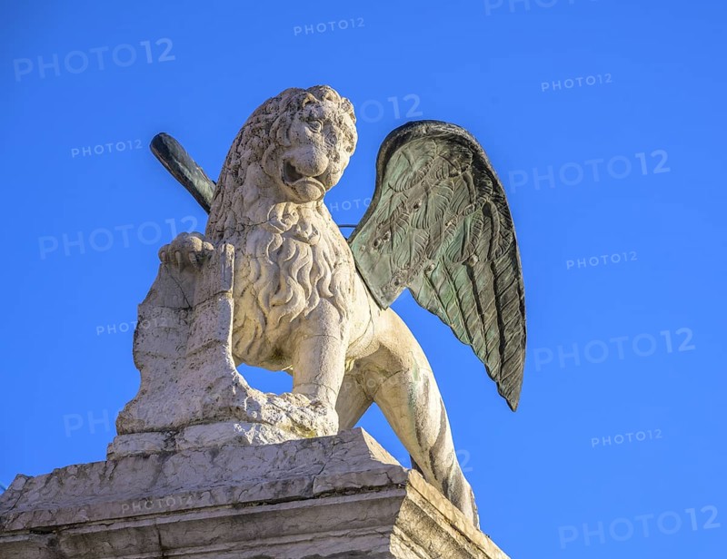 Lion of St Mark in Piazza Castello, Marostica, Province of Vicenza, Italy, Europe