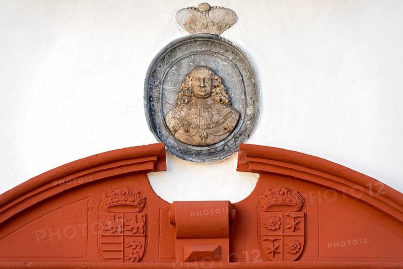 Relief, medallion and coat of arms of Johann Ludwig Prince of Nassau-Hadamar and Ursula zur Lippe, Hadamar Castle, Renaissance residence, Old Town, Hadamar, Limburg-Weilburg, Westerwald, Hesse, Germany, Europe