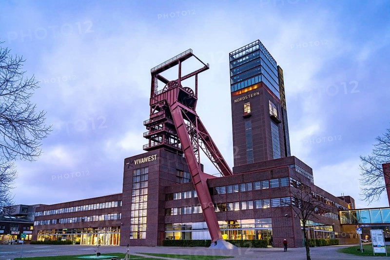 Nordstern colliery at dusk, Gelsenkirchen, North Rhine-Westphalia, Germany, Europe