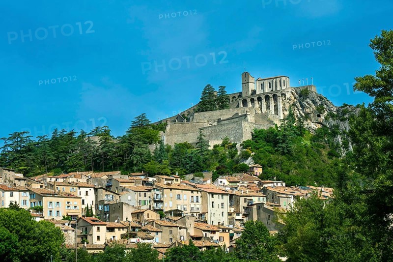 Sisteron. View of the city at the foot of the Citadel. Alpes-de-Haute-Provence. Provence-Alpes-Côte d'Azur. France