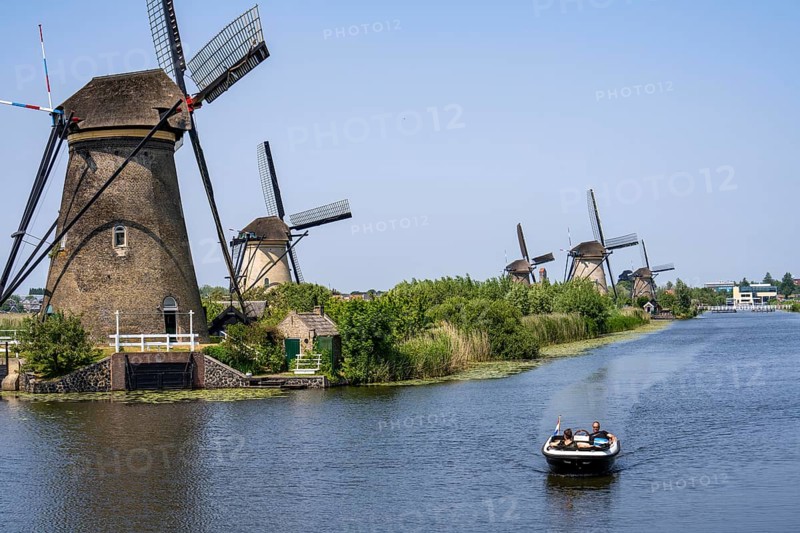 Kinderdijk, 18 windmills designed to pump water from the polders to utilise the land, one of the most famous sights, UNESCO World Heritage Site, Netherlands