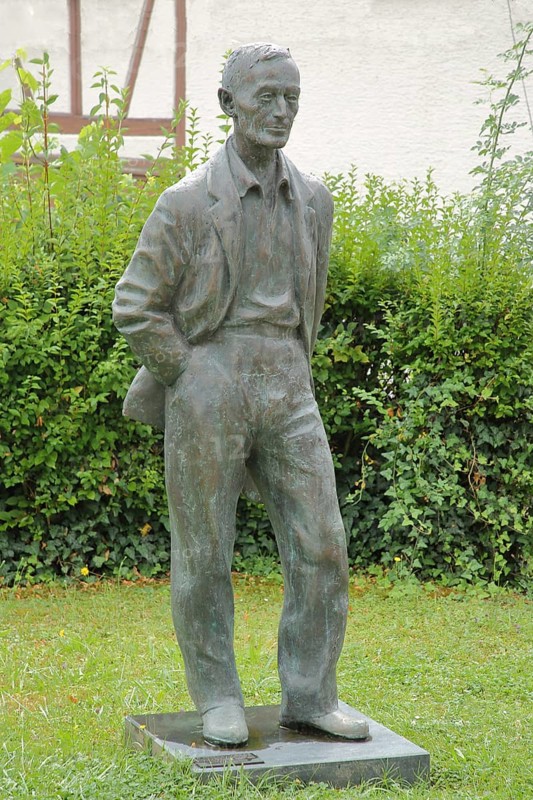 Sculpture Hermann Hesse, monument, bronze, standing, Gaienhofen, Untersee, Lake Constance, Lake Constance area, Bavaria, Germany, Europe