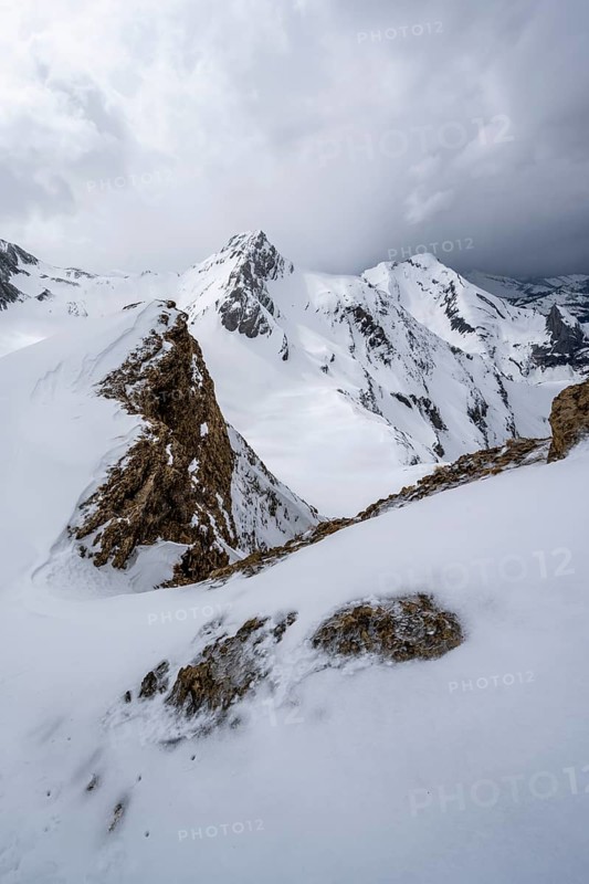 Snow-covered mountain landscape, ascent to the Niesehorn, summit Wildhorn behind, Bernese Alps, Bernese Oberland, Switzerland, Europe