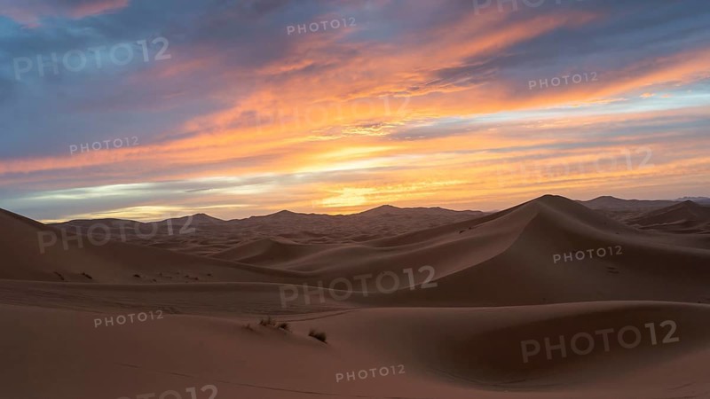 Sunrise in the desert, dunes, Erg Chebbi, Sahara, Merzouga, Morocco, Africa