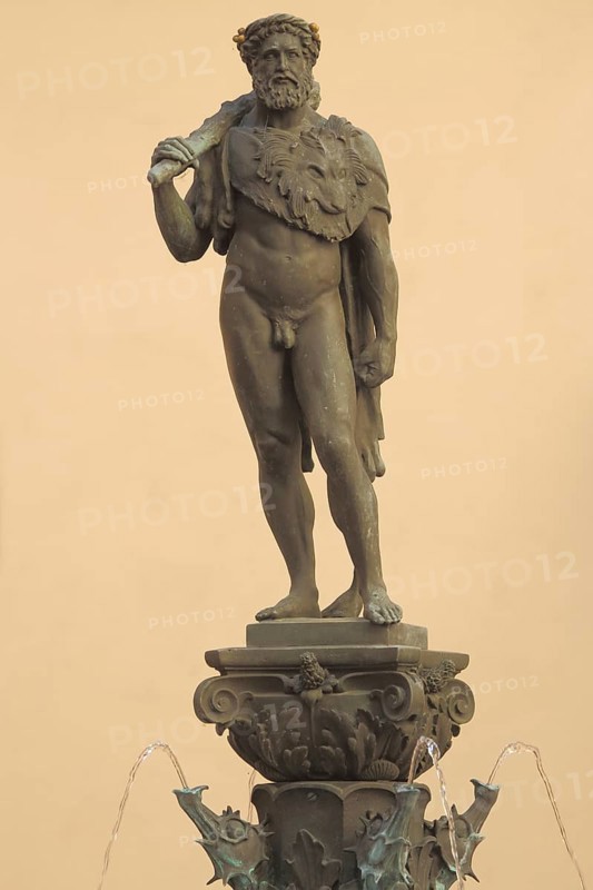 Hercules Fountain with figure of Hercules in the Römerhöfchen, courtyard, fountain, figure, sculpture, city hall, Römer, Old Town, Main, Frankfurt, Hesse, Germany, Europe