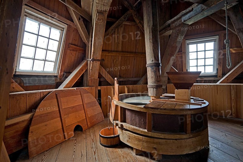 Werdum mill, interior view, Werdum, functioning technical monument, Werdum, East Frisia, Lower Saxony, Germany, Europe