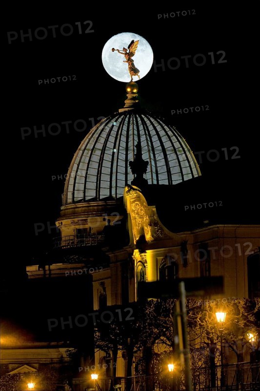 Full moon over Dresden