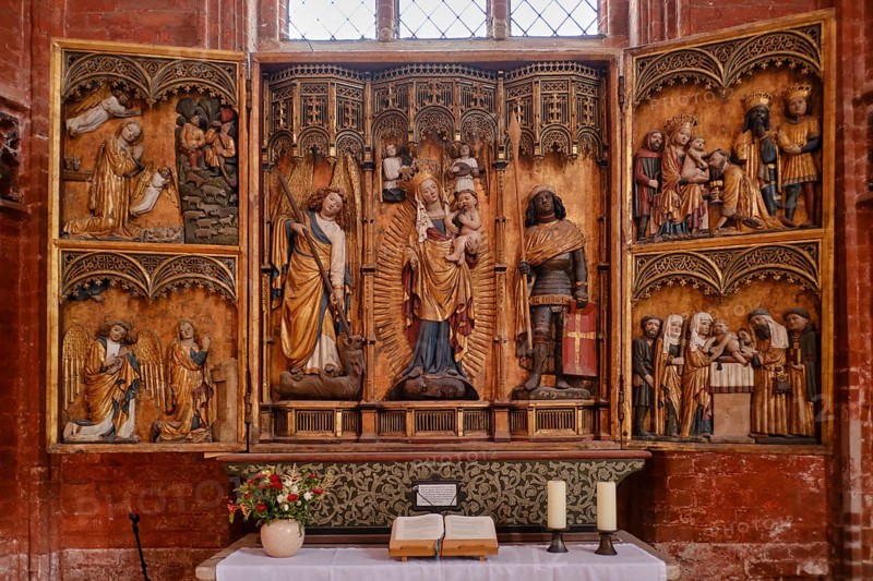 So-called Krämeraltar, a late Gothic carved altar of the Krämergilde, originally placed in the Krämerkapelle, today kept in the Nikolaikirche, Hanseatic City of Wismar, Mecklenburg-Western Pomerania, Germany, Europe