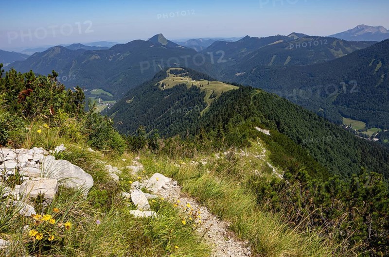 Mountain landscape, hiking trail to Regenspitz with view to Feichtensteinalm, Hintersee, Osterhorngruppe, Salzkammergut, Land Salzburg, Austria, Europe