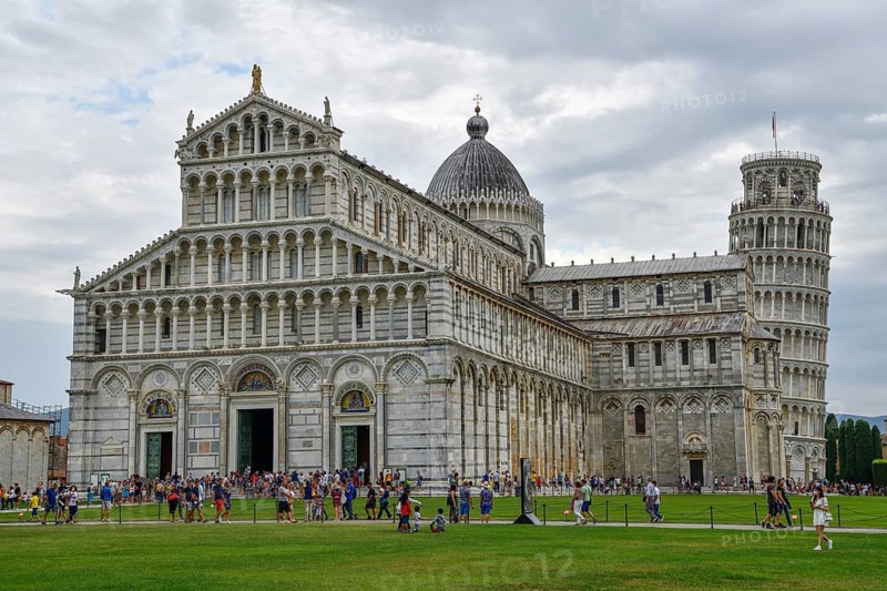 Santa Maria Assunta Cathedral, Leaning Tower in the background, Piazza del Duomo, Pisa, Tuscany, Italy, Europe