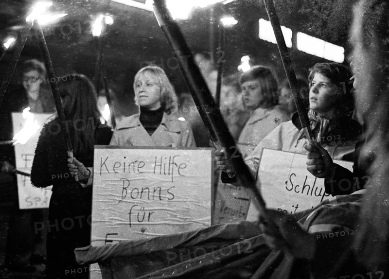 The Franco dictatorship's persecution of Spanish democrats prompted workers and youth in Gelsenkirchen to protest and stage a 2-minute strike against Franco's regime in Gelsenkirchen, Germany, on 2 October 1975, Europe