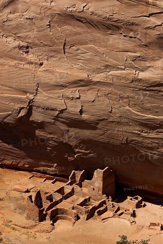 Sliding house, Native American, indigenous people, history, historical, building in Chelly Canyon, Arizona, USA, North America
