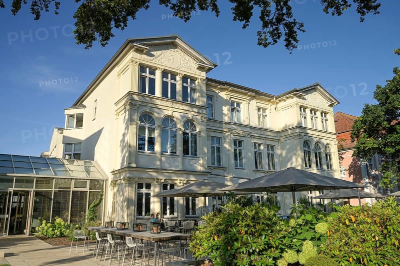 Villa, Upstalsboom Hotel Ostseestrand, Eichenweg, Heringsdorf, Usedom, Mecklenburg-Vorpommern, Germany, Europe