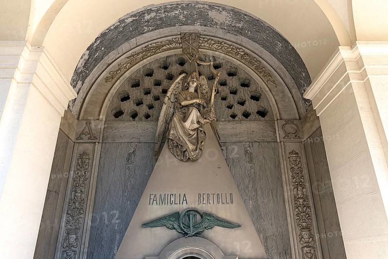 Angel playing the harp, sculpture on a family tomb, Monumental Cemetery, Cimitero monumentale di Staglieno), Genoa, Italy, Europe