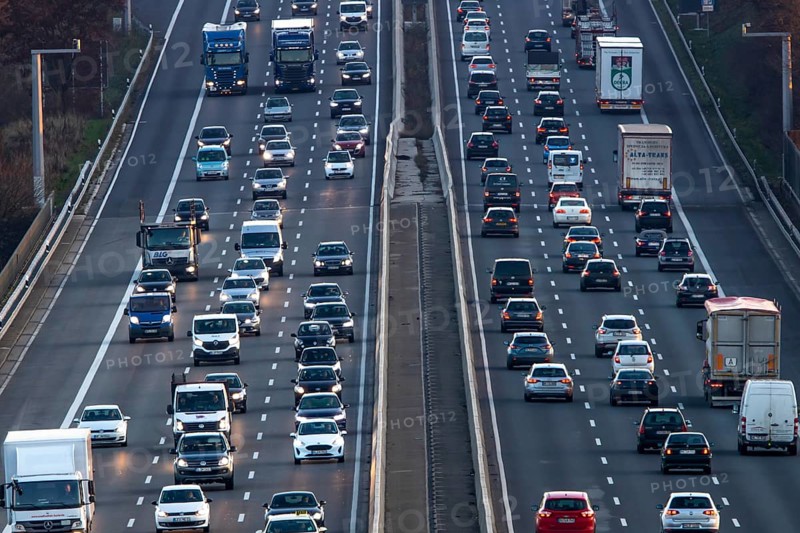Motorway A3 between Düsseldorf and Leverkusen, near Erkrath, freeing of the hard shoulder during heavy traffic, camera monitoring