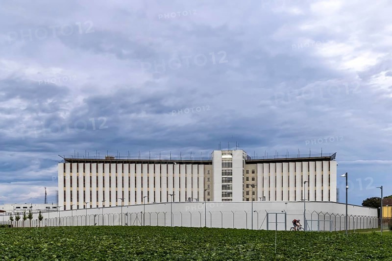 Stammheim Prison, JVA, exterior view of the maximum security prison with prison wall, Stuttgart, Baden-Württemberg, Germany, Europe