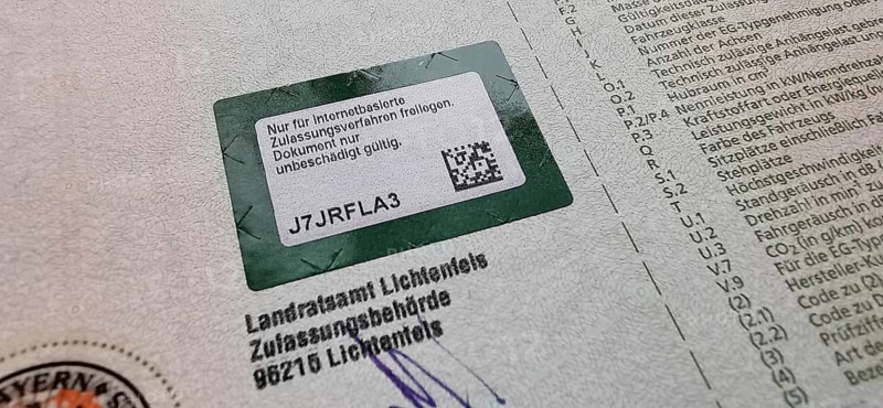 Car, passenger car, documents, registration, seal for internet-based registration procedure on the vehicle registration certificate, registration certificate