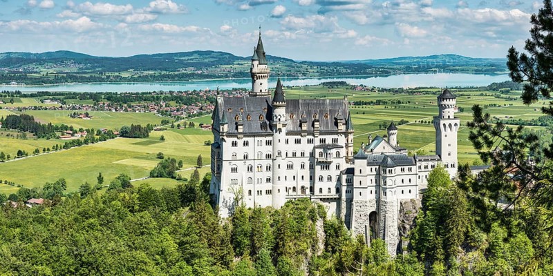 Neuschwanstein Castle near Hohenschwangau, Romantic Road, Ostallgäu, Bavaria, Germany, Europe