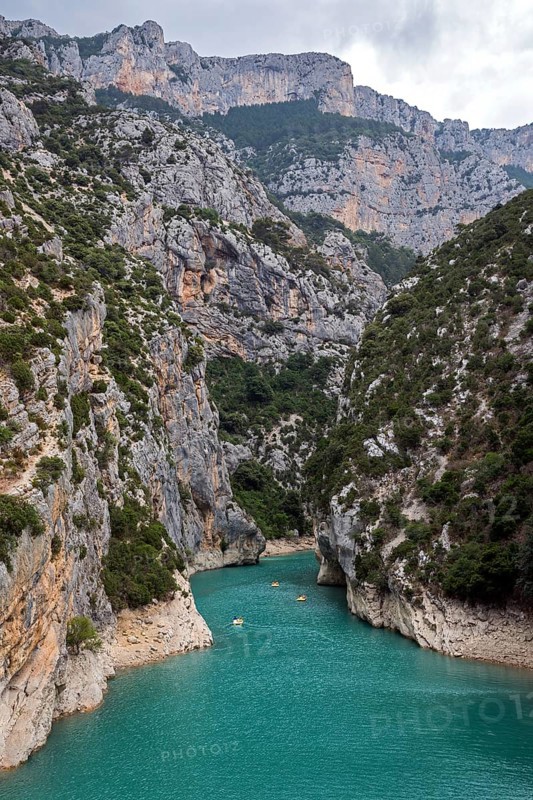 Boats on the Verdon River, entrance to the Verdon Gorge, Gorges du Verdon, Lac de Sainte-Croix, Provence-Alpes-Côte d'Azur, Provence, France, Europe