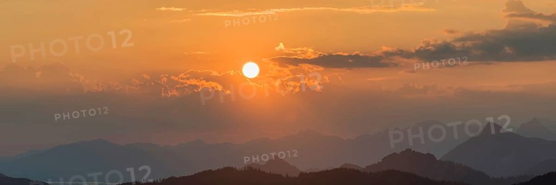 Sunrise on the Grünten, 1738m, to the Tannheim Mountains, Allgäu Alps, Upper Allgäu, Allgäu, Bavaria, Germany, Europe