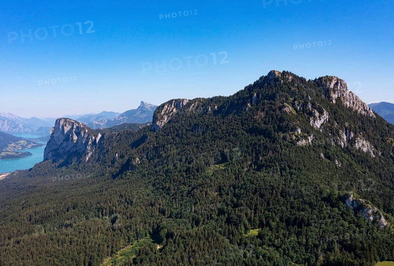 Drone shot, Schober and Drachenwand, Mondsee, Mondseeland, Salzkammergut, Land Salzburg, Austria, Europe