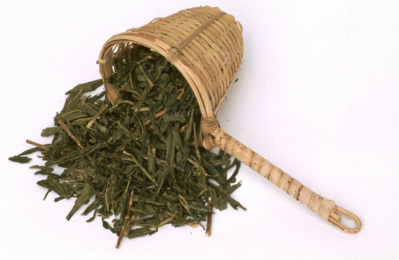 Bamboo tea strainer, green tea, dried leaves of tea plant (Camellia sinensis), unfermented, Darjeeling, mixed tea from various dried leaves and flowers, Bamboo tea strainer, green tea, dried leaves of tea plant, unfermented, mixed tea from various dried leaves and flowers