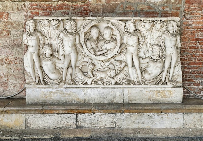 Roman sarcophagus, Sarcofago romano, Antiquity, Camposanto Monumentale monumental cemetery, Miracles Square, Piazza dei Miracoli also Campo dei Miracoli, Piazza del Duomo, Pisa, Tuscany, Italy, UNESCO World Heritage Site, Europe