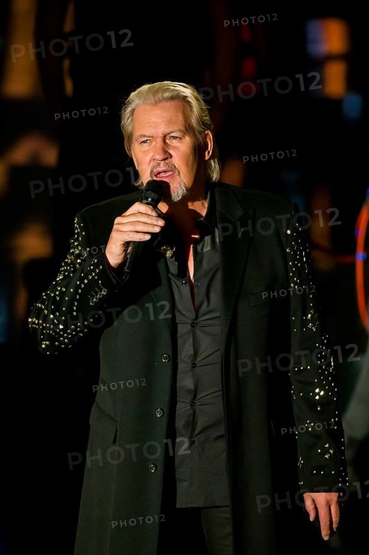 Christmas with us with Kim Fisher, Dress Rehearsal, Jonny Logan