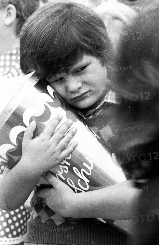 Enrolled in school on 03.09.1975 in Dortmund-Eichlinghofen, Germany, Europe