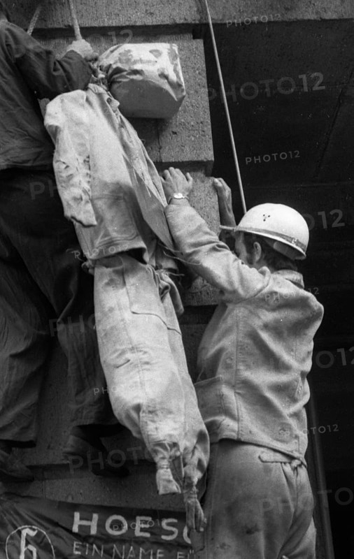 With a siege and temporary occupation of the Hoesch AG headquarters on 11.9.1969, spontaneous striking steelworkers opened a series of strikes in the coalfield, Germany, Europe