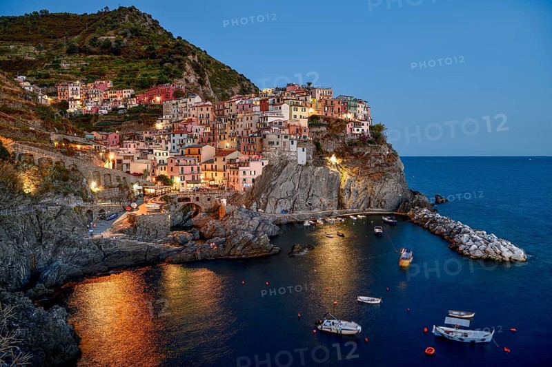 Fishing village of Manarola, blue hour, blue hour, district of Riomaggiore, Cinque Terre, province of La Spezia, Liguria, Italy, Europe