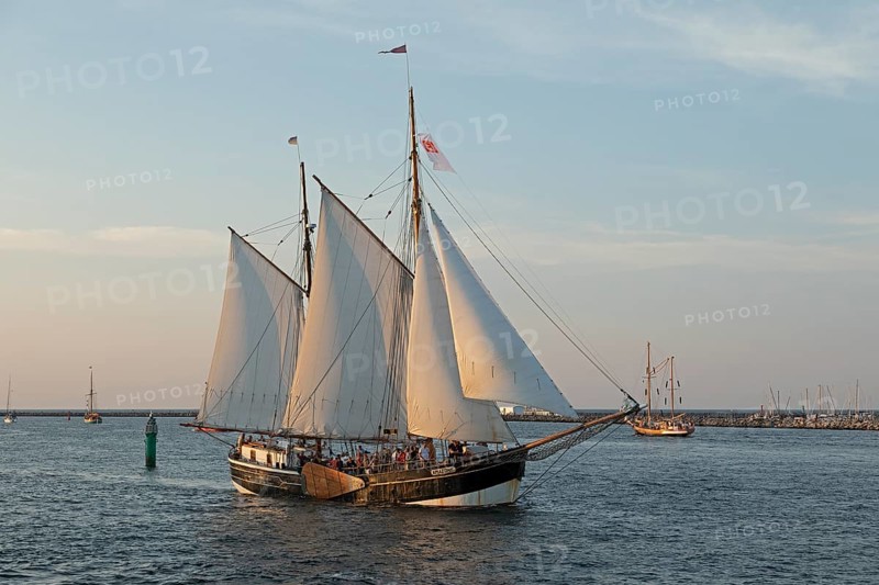 Sailing ship, Unterwarnow, Hanse Sail, Warnemünde, Rostock, Mecklenburg-Western Pomerania, Germany, Europe