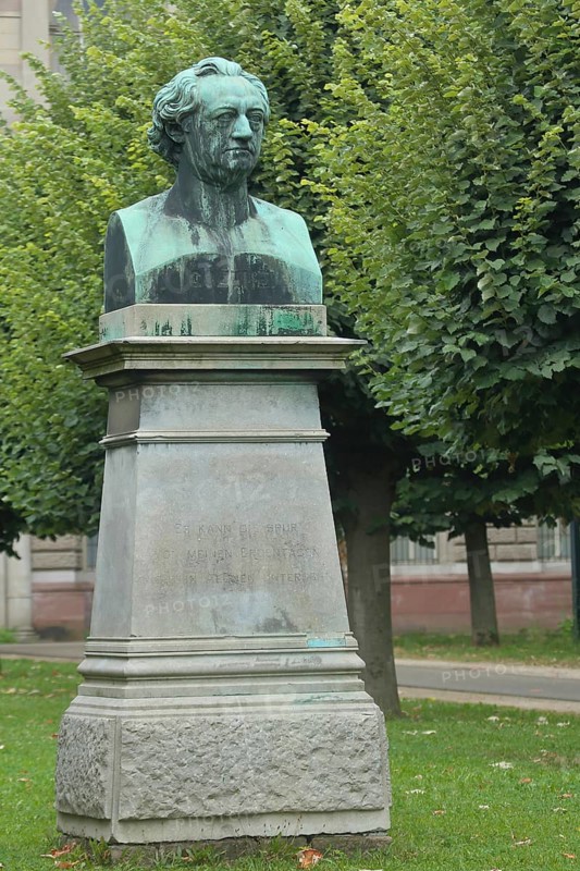 Goethe Monument, Université Campus Centre, Bust, Sculpture, Johann Wolfgang von Goethe, University, Strasbourg, Bas-Rhin, Alsace, France, Europe