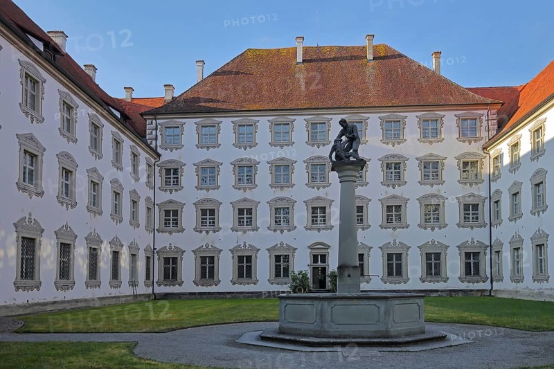 Inner courtyard with baroque illusion architecture, illusion painting and fountain with figures, column, row, series, window, decorations, monastery, castle, Salem, Lake Constance area, Baden-Württemberg, Germany, Europe