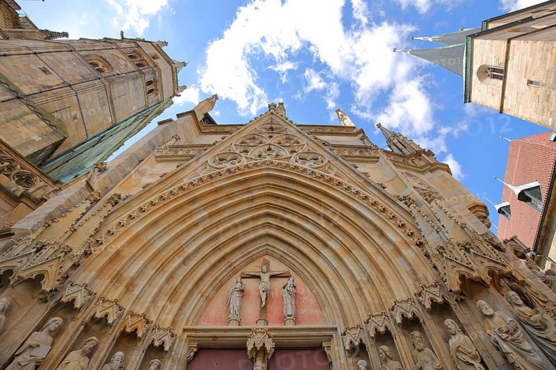 Portal with tympanum with Mary, Jesus on the crucifix and John from the UNESCO cathedral and tower of the Severikirche, sculptures, apostles, decorations, view upwards, perspective, church portal, two, church towers, Erfurt Cathedral, St Mary's Church, Cathedral Square, Erfurt, Thuringia, Germany, Europe
