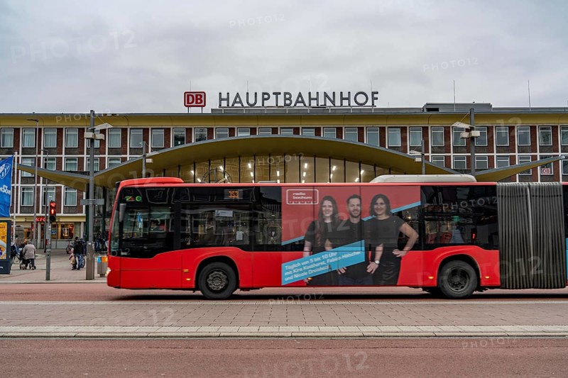 Bochum central station, station concourse, local bus, public transport connection, North Rhine-Westphalia, Germany, Europe