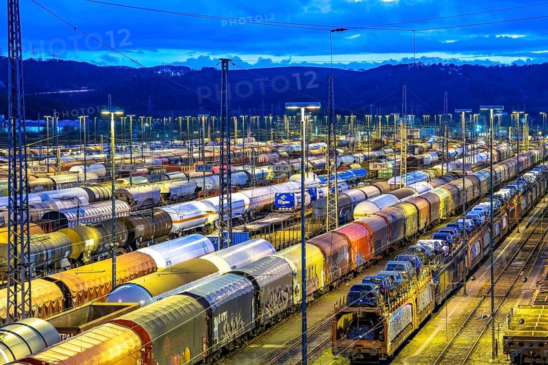 The Hagen-Vorhalle marshalling yard, one of the 9 largest in Germany, is located on the Wuppertal-Dortmund railway line and has 40 directional tracks on which goods trains are assembled, in the evening, North Rhine-Westphalia, Germany, Europe